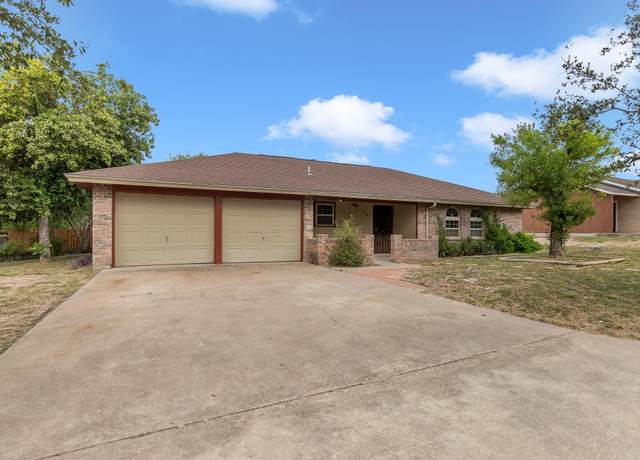 Property at 212 Meandering Way, Del Rio, TX 78840, 4 beds, 3 baths