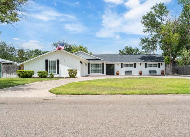 Property at 313 Fox Dr, Del Rio, TX 78840, 5 beds, 2 baths