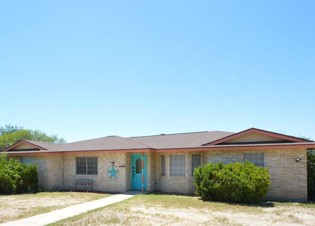 Property at 300 Enchanted Way, Del Rio, TX 78840, 3 beds, 2 baths