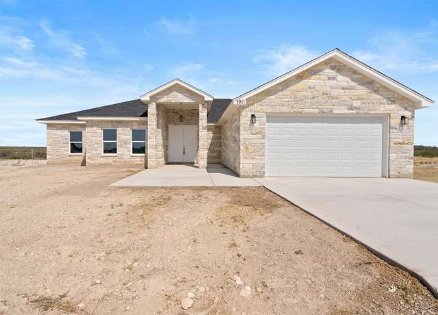 Property at 1011 Buffalo Gap Trl, Del Rio, TX 78840, 4 beds, 3 baths
