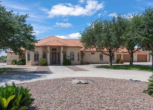 Property at 104 The Oak Street, Del Rio, TX 78840, 3 beds, 3 baths