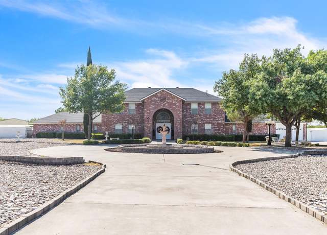 Property at 1020 Mary Lou Dr, Del Rio, TX 78840, 5 beds, 2 baths