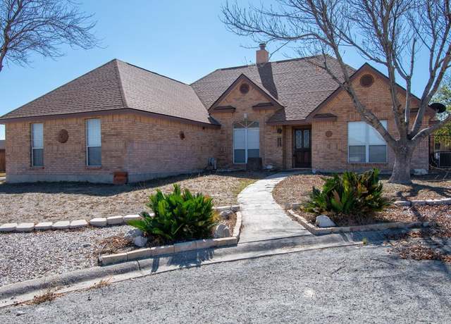 Property at 100 Fawn Dr, Del Rio, TX 78840, 3 beds, 2 baths