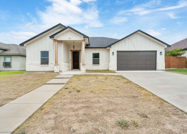 Property at 203 Javier Dr, Del Rio, TX 78840, 3 beds, 2 baths