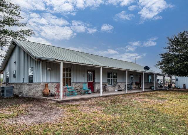 Property at 219 Saddletree Trl, Del Rio, TX 78840, 3 beds, 2 baths