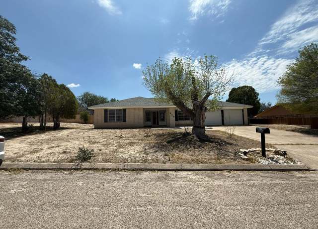 Property at 205 Meandering Way, Del Rio, TX 78840, 4 beds, 3 baths