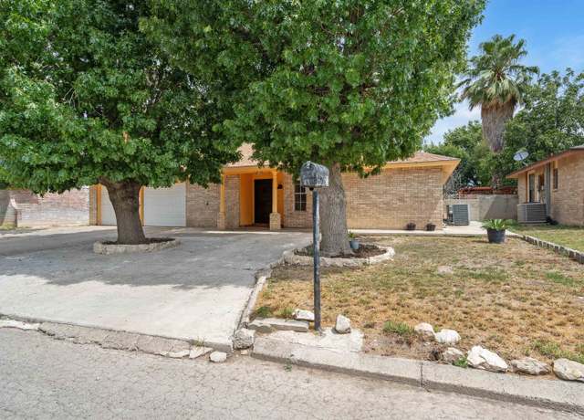 Property at 107 Paloma Dr, Del Rio, TX 78840, 3 beds, 2 baths