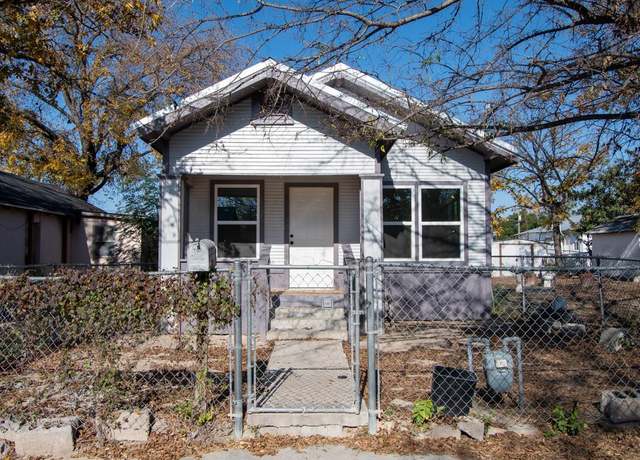 Property at 610 Magnolia St, Del Rio, TX 78840, 2 beds, 1 bath