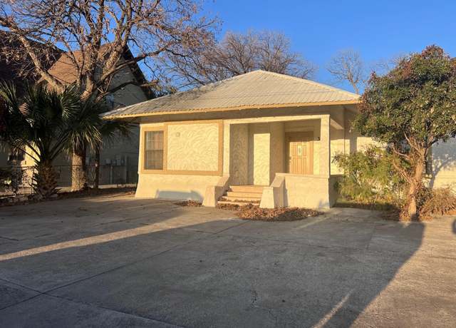 Property at 306 Washington St, Del Rio, TX 78840, 4 beds, 3 baths