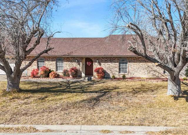Property at 202 Meandering Way, Del Rio, TX 78840, 3 beds, 2 baths