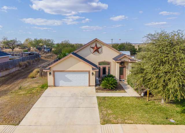 Property at 165 Hilltop Vw, Carrizo Springs, TX 78834, 3 beds, 2 baths