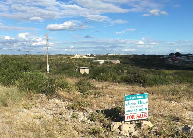 Property at 87 Roadrunner St, Del Rio, TX 78840
