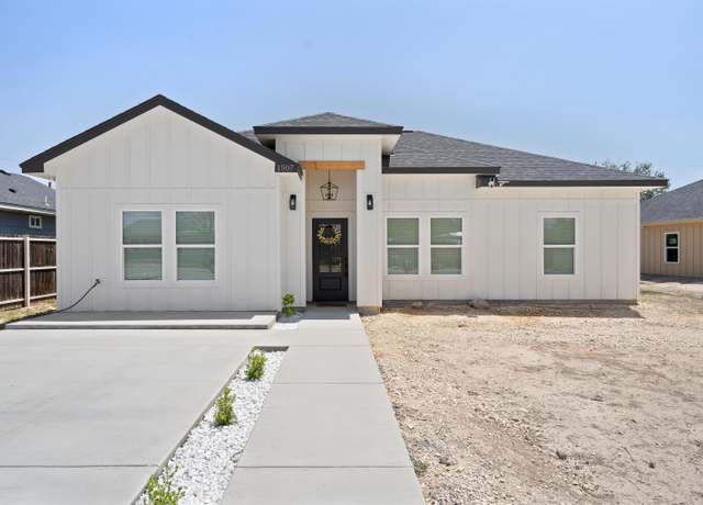 Property at 1507 Avenue A, Del Rio, TX 78840, 3 beds, 2 baths
