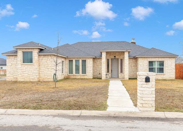 Property at 417 Quail Creek Dr, Del Rio, TX 78840, 3 beds, 2 baths