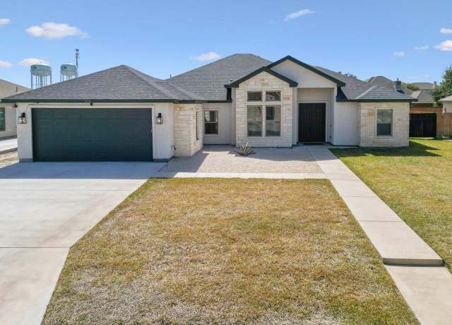 Property at 404 Pitaya Ln, Del Rio, TX 78840, 4 beds, 3 baths