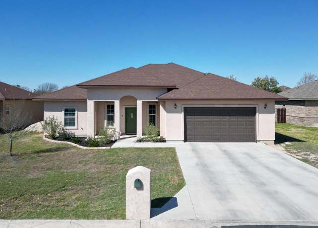 Property at 404 Quail Crk, Del Rio, TX 78840, 3 beds, 2 baths