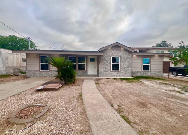 Property at 304 E 11th St, Del Rio, TX 78840, 4 beds, 1 bath