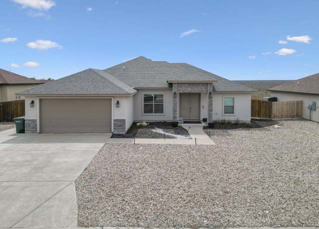 Property at 104 Sitting Bull Ln, Del Rio, TX 78840, 4 beds, 3 baths