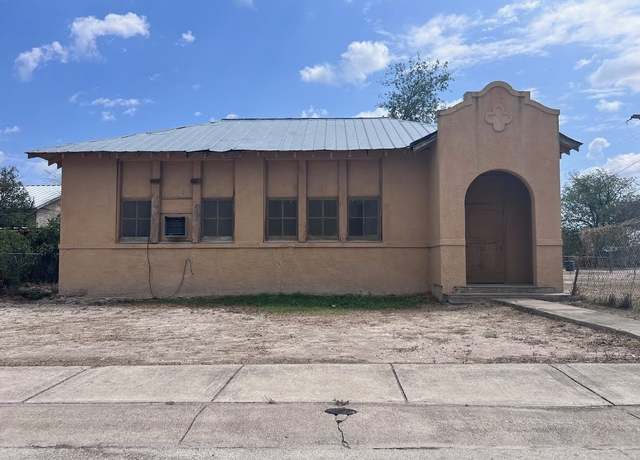 Property at 218 Ware St, Del Rio, TX 78840