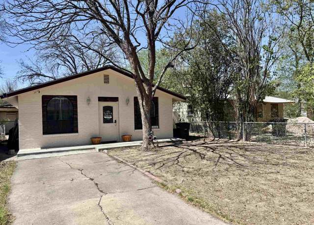 Property at 514 E Chapoy St, Del Rio, TX 78840, 3 beds, 2 baths