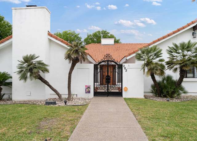 Property at 202 Mountain Dr, Del Rio, TX 78840, 4 beds, 2 baths