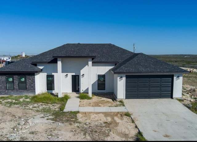 Property at 536 Kenwood Ave, Del Rio, TX 78840, 4 beds, 3 baths