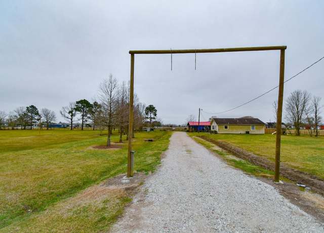 Property at 8683 Fm 365, Beaumont, TX 77705, 4 beds, 2 baths