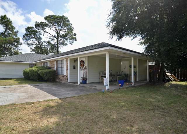 Property at 904 S 29th St, Nederland, TX 77627, 5 beds