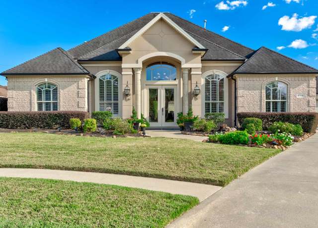 Property at 2725 River Oaks Dr, Port Neches, TX 77651, 3 beds, 3.5 baths