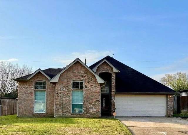 Property at 825 Dundee St, Vidor, TX 77662, 3 beds, 2 baths