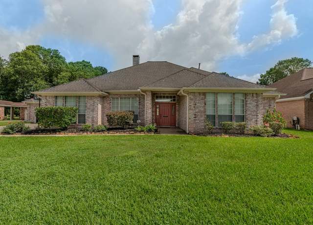 Property at 7640 Merion Dr, Beaumont, TX 77707, 4 beds, 2.5 baths