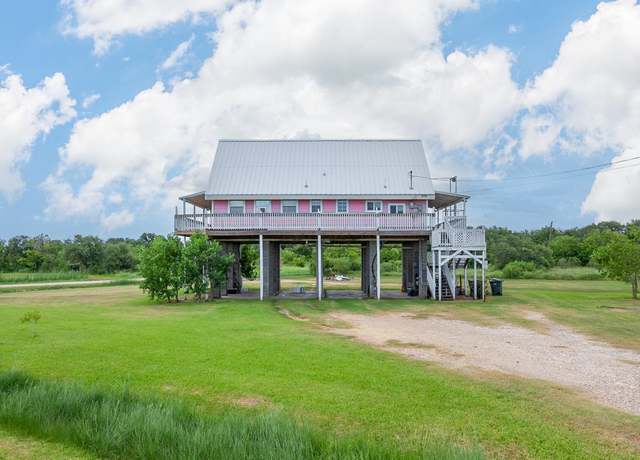 Property at 7526 3rd Ave, Sabine Pass, TX 77640, 3 beds, 1 bath