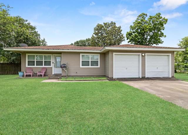 Property at 404 S 2 1/2 St, Nederland, TX 77627, 3 beds, 1 bath