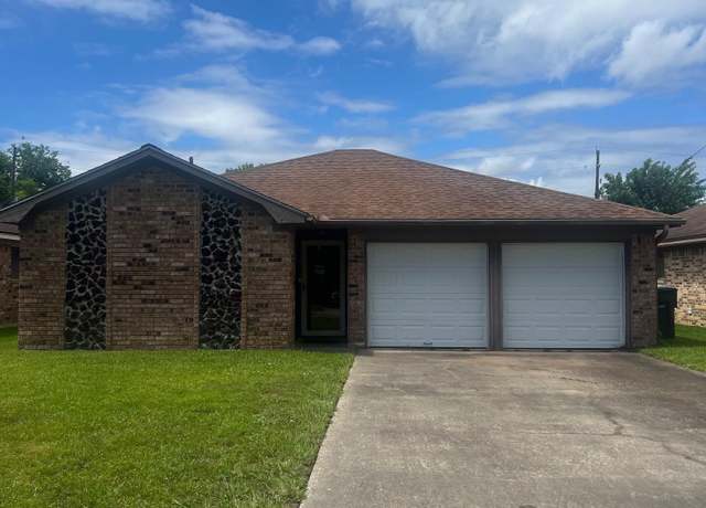 Property at 9410 Mapes St, Beaumont, TX 77705, 3 beds, 2 baths