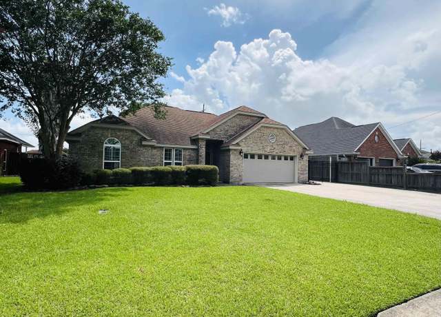 Property at 2411 Post Oak Ln, Groves, TX 77619, 3 beds, 2 baths
