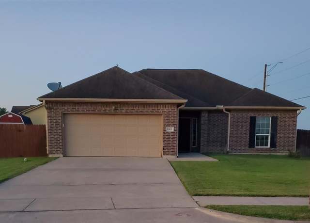 Property at 1109 Cypresswood Dr, Orange, TX 77630, 3 beds, 2 baths