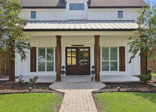 Property at 445 Bland Dr, Bridge City, TX 77611, 3 beds, 2.5 baths