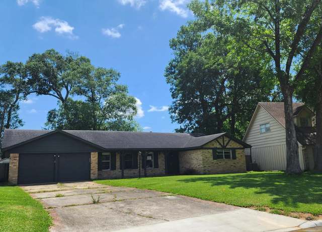 Property at 340 Maxwell Dr, Beaumont, TX 77707, 3 beds, 2.5 baths