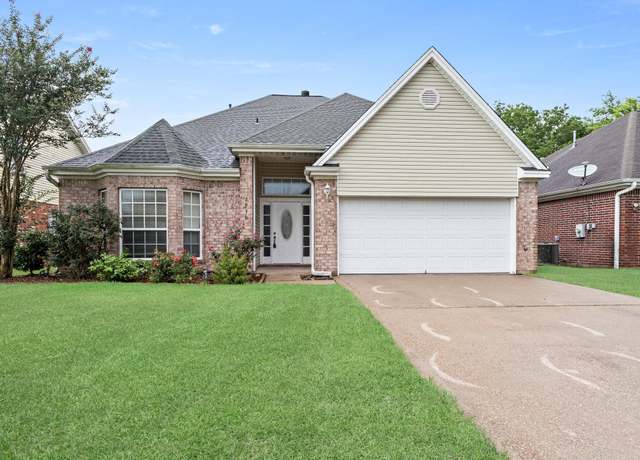 Property at 7930 Buttercup Dr, Beaumont, TX 77713, 4 beds, 2 baths