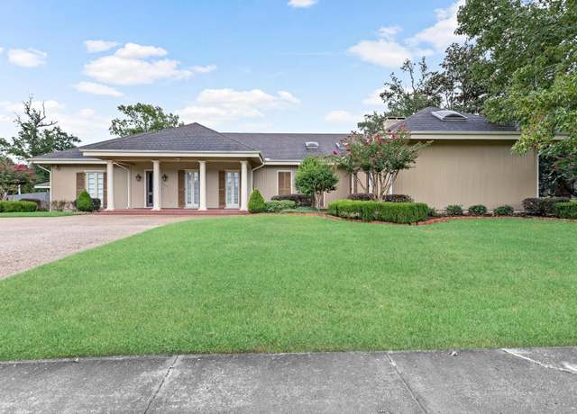 Property at 296 Ridgeland St, Beaumont, TX 77706, 3 beds, 3.5 baths