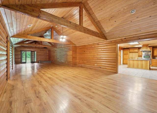 Property at 7365 N Linscomb Rd, Vidor, TX 77662, 3 beds, 2 baths
