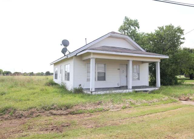 Property at 1824 N Peterson St, Nederland, TX 77627, 2 beds, 1 bath