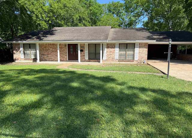Property at 2328 Briarcliff Dr, Beaumont, TX 77706, 3 beds, 2 baths
