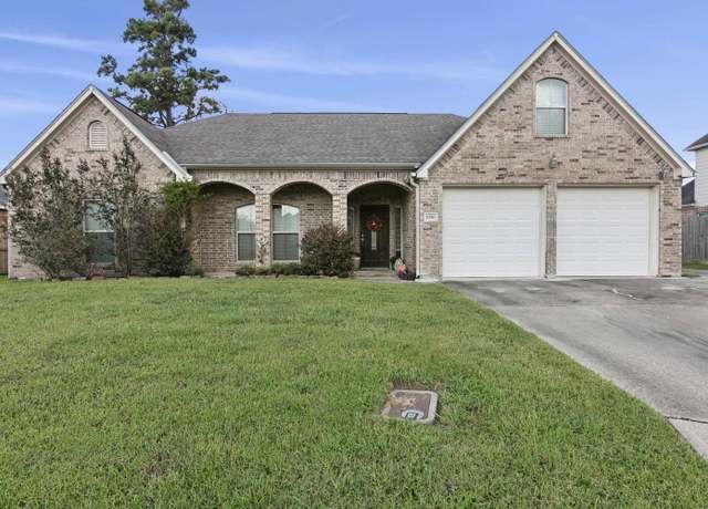 Property at 8370 Glen Rose Cir, Beaumont, TX 77713, 4 beds, 2 baths