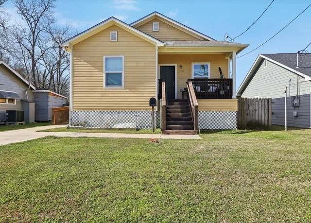Property at 1009 Neches Ave, Port Arthur, TX 77642, 2 beds, 2 baths