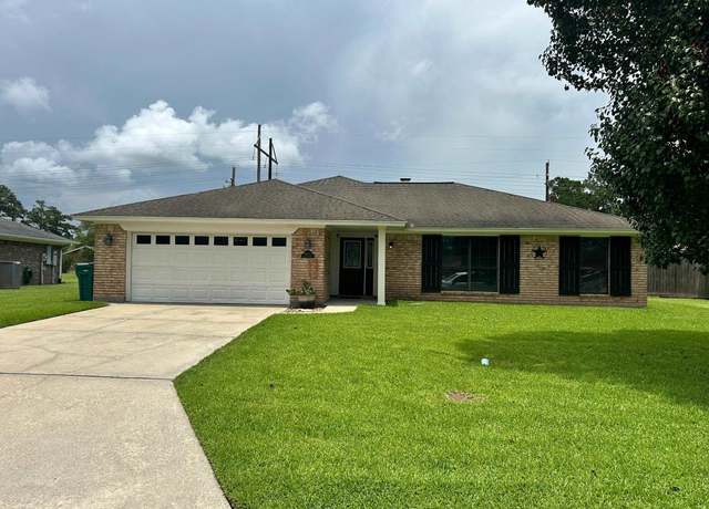 Property at 4804 Old Oak Dr, Orange, TX 77632, 4 beds, 2 baths
