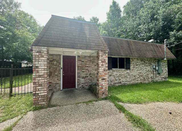 Property at 790 Pinchback Rd, Beaumont, TX 77707, 4 beds, 2 baths