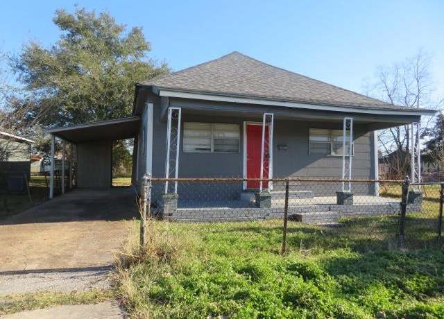 Property at 1030 18th St, Port Arthur, TX 77640, 3 beds, 1 bath