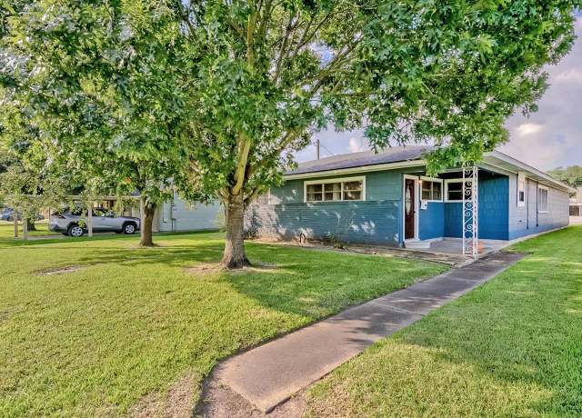 Property at 3547 Charles Ave, Groves, TX 77619, 2 beds, 1 bath