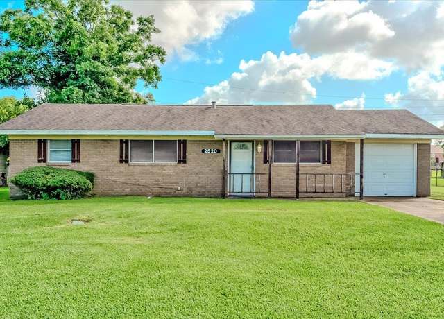 Property at 2520 California St, Nederland, TX 77627, 3 beds, 1 bath